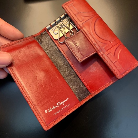 ❤️Salvatore Ferragamo❤️True Red pebble keychain - Picture 4 of 6